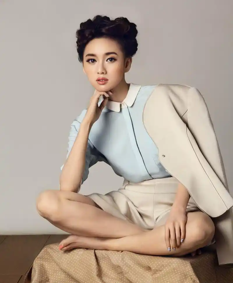 山东美女江铠同,气质出众,性感动人