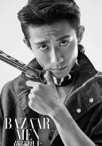 张一山霸气照片