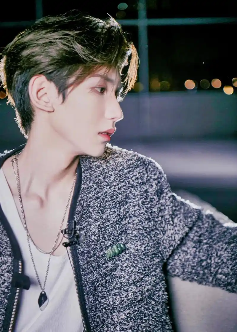 王源新专辑夏野了 #我的宝藏男孩 这颜值绝!绝!绝!《洄( - 抖音