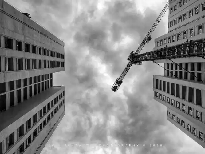 顶天立地(indomitable spirit)