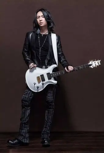 张淇 黑豹乐队中的摇滚男神