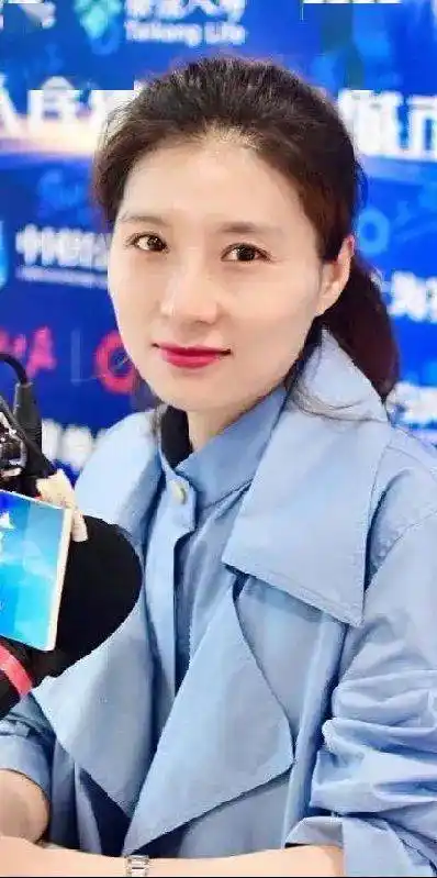 夜市管理,非现场执法……圆桌观察员,"民生访谈"节目主持人 雪瑾执法