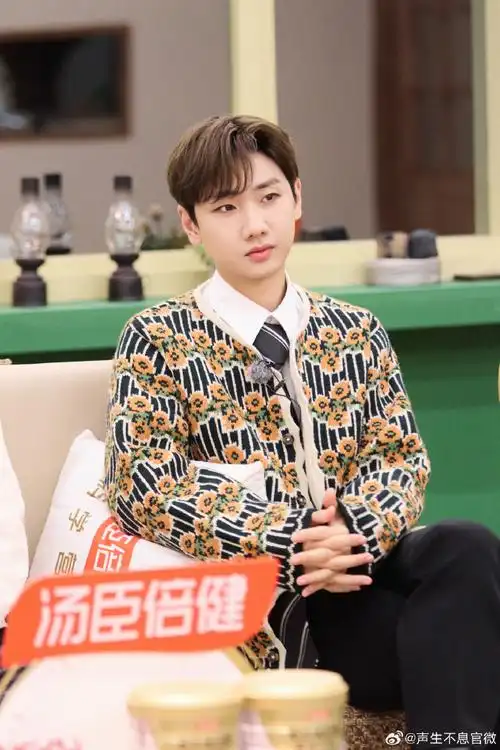【#声生不息家年华#精彩剧照大放送】@汪苏泷气宇轩昂 尽是宝藏「心中