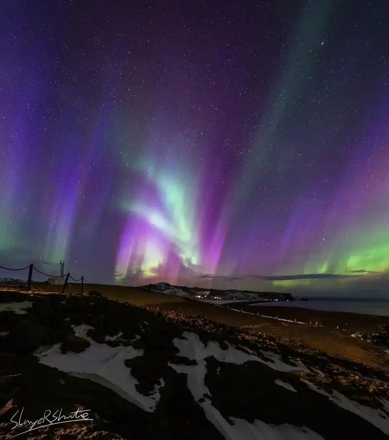 昨晚冰岛的八级极光.超级绚丽!昨晚冰岛极光超级爆发 - 抖音