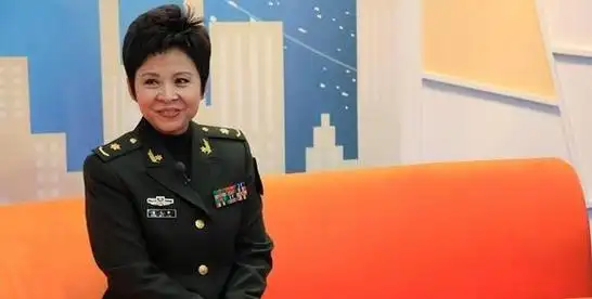 董文华22岁嫁初恋31岁生子38岁跌落神坛如今过得怎样