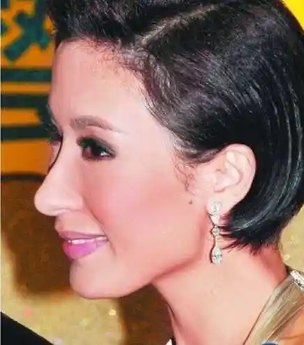 香港女演员杨怡和男友罗仲谦