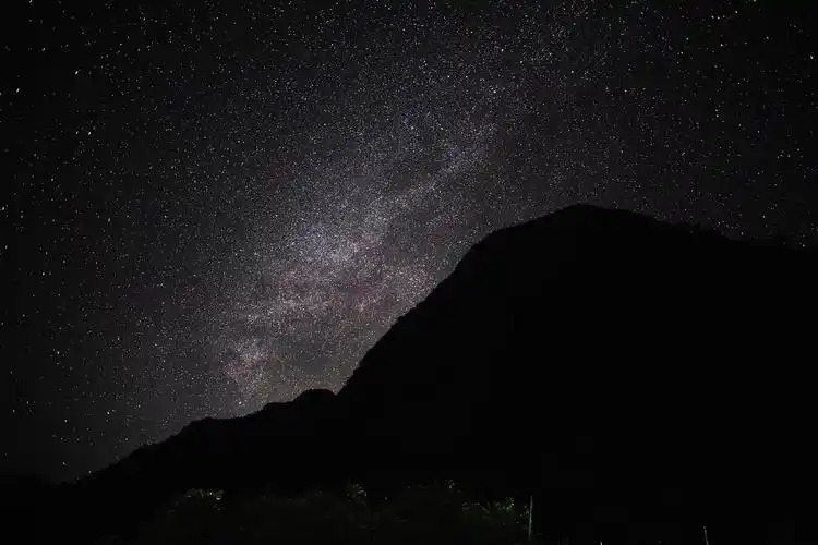 为什么一般的农村看不见完美的星空