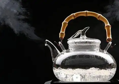 烧开水大有讲究喝错会早衰甚至致命