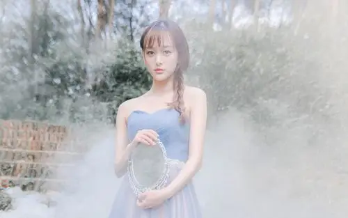 仙气飘飘的美女森林清新唯美写真桌面壁纸