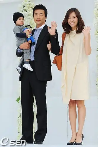 韩星权相佑与妻子