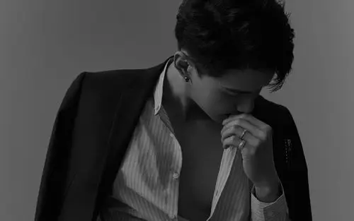 徐正溪成熟魅力写真桌面壁纸