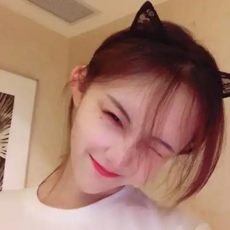 时尚女生头像,引领潮流前端,展现出自己的时尚品味