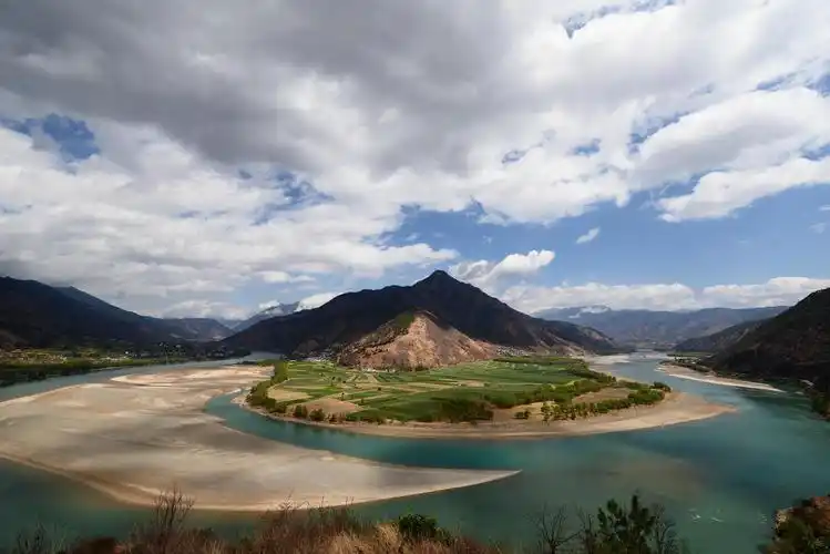 这是一个美丽的传说,现实版距丽江60公里,风景奇特却不通公交车