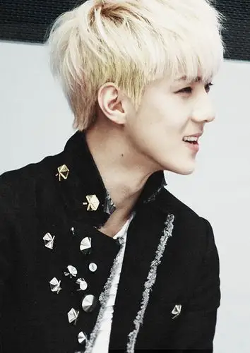 笑起来真好看~~ exo 吴世勋