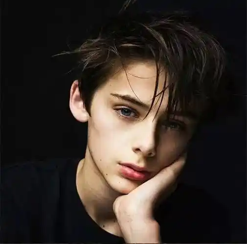 原创全球最帅男孩走红这颜值连明星都比不上女网友缺男友不