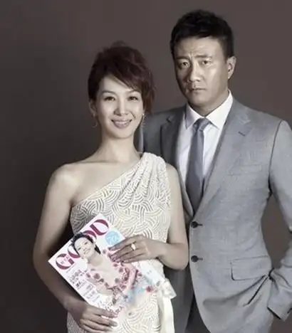 图胡军妻子照片曝光军哥加盟像火花像蝴蝶再次扮演硬汉