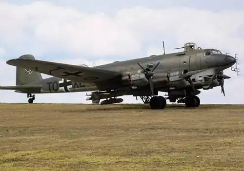 1940年下半年德国轰炸机击沉了50万吨英国商船.