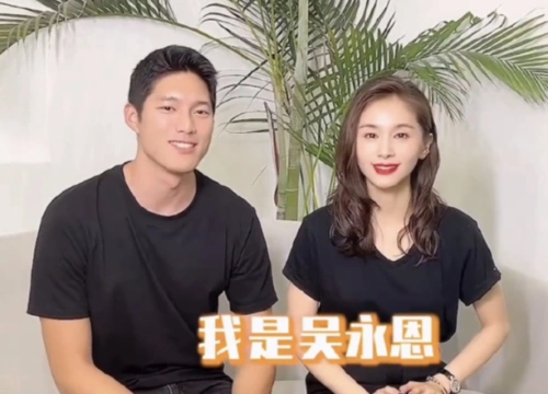 王子文拎吴永恩diy手提袋外出,兴奋如小女生称:独一无二,很时髦