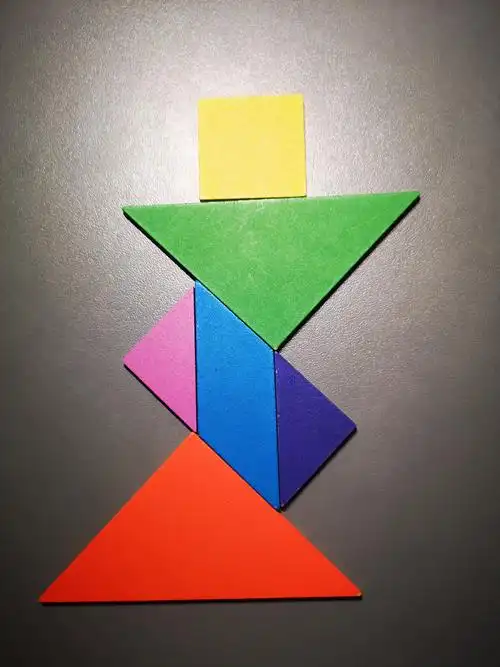 趣味七巧板,拼出我风采—— 记一年级七巧板拼图活动