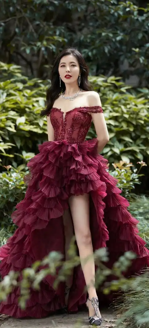 曾黎旗袍写真,俏脸妩媚,魔鬼身材!-北方视界-八卦帝