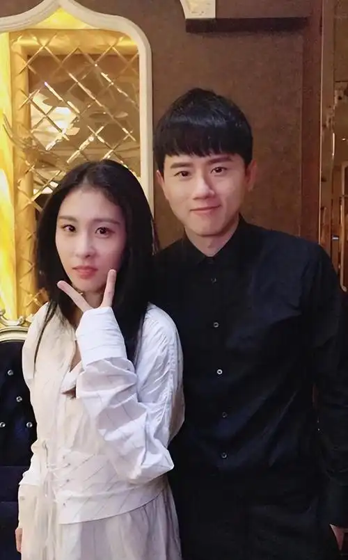 与张杰同为歌手的张碧晨,被曝出她暗恋张杰多年.