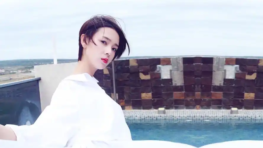 古灵精怪的美女明星陈瑶桌面壁纸第10张