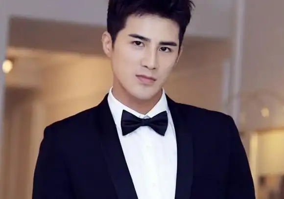 姜潮-姜潮个人资料及图片姜潮简介年龄身高八卦-小薇女性时尚