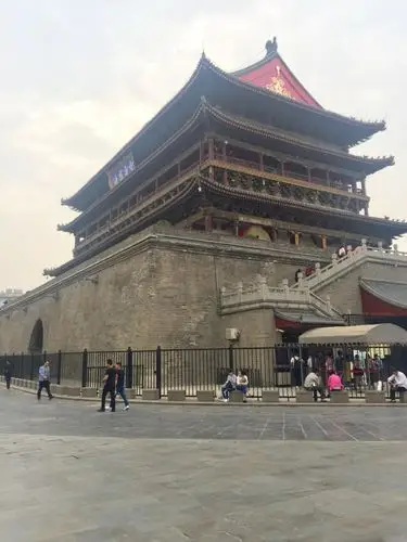 游玩西安,推荐去的热门景点有西安明城墙永宁门和秦始皇陵兵马俑,钟