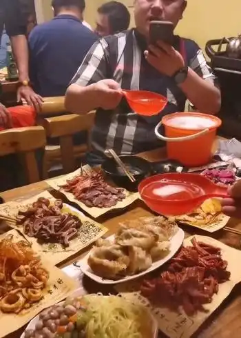 这个饭店有创意,喝酒的方式太新颖了,还是头一次见!43