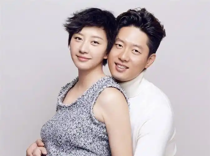 凌潇肃唐一菲怎么认识的 二婚生活幸福身材严重走形