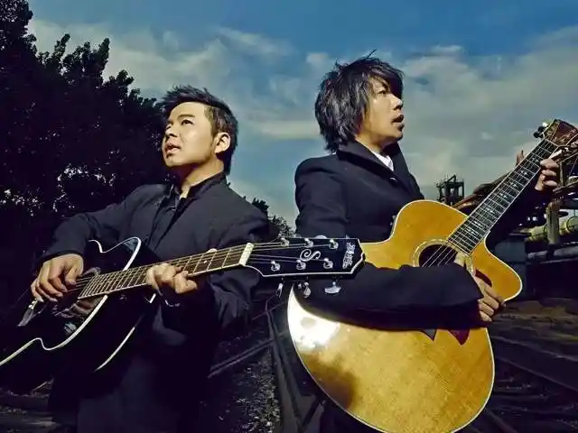 一生有你 水木年华 - 一生有你 ▼ 多少人曾爱慕你年轻时的容颜 恐