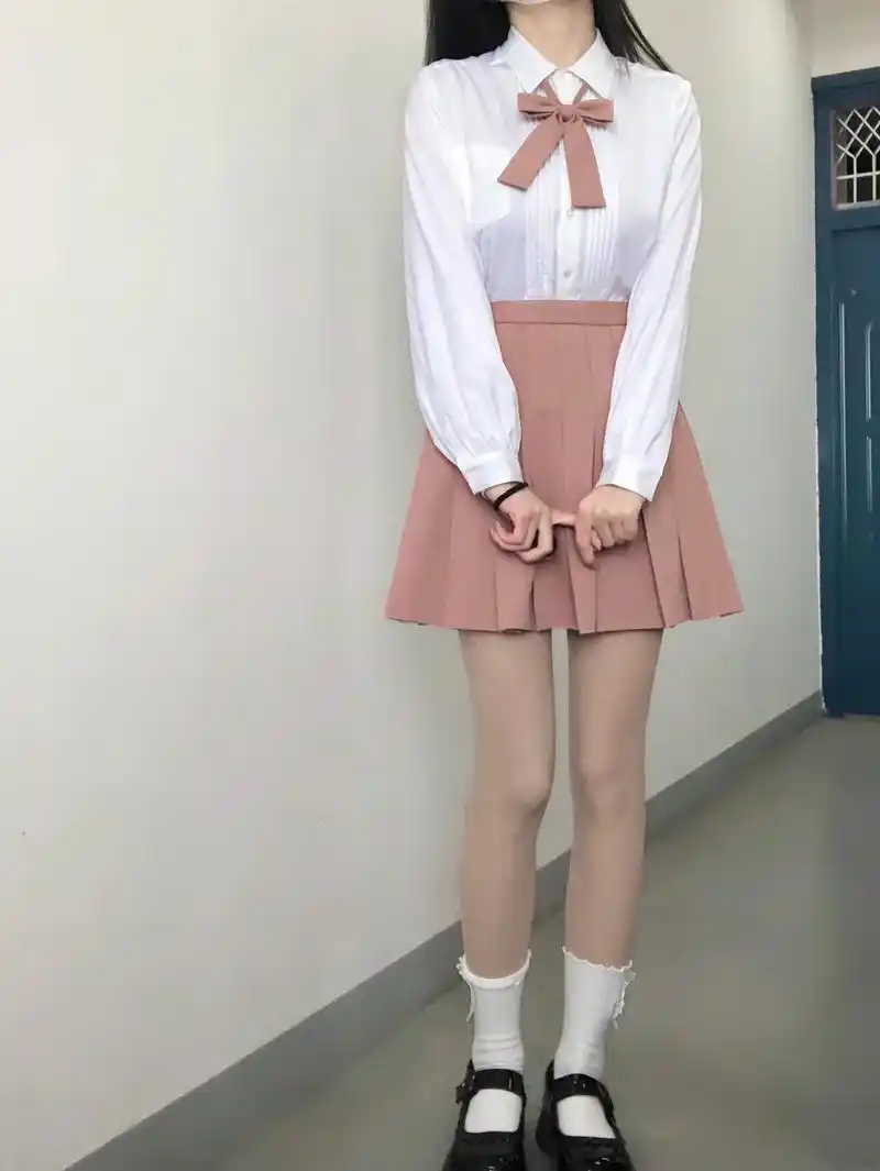 fyp 不知道穿什么的时候 就选择白衬衫和纯色裙 #jk  - 抖音