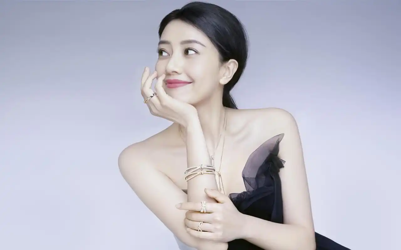 高圆圆优雅灵动时尚写真图片桌面壁纸