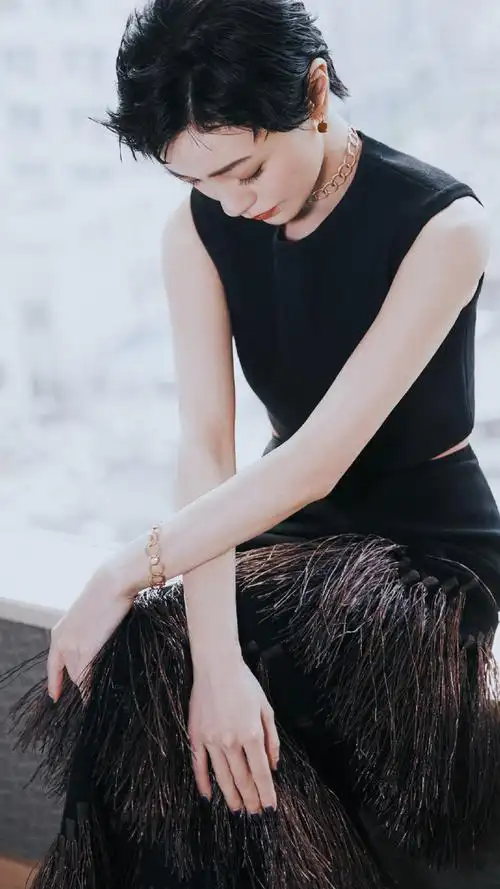 郭采洁短发手机壁纸