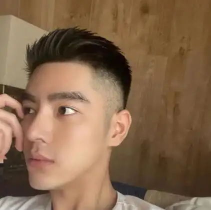 2021最火发型男短发,男生短发永远的神