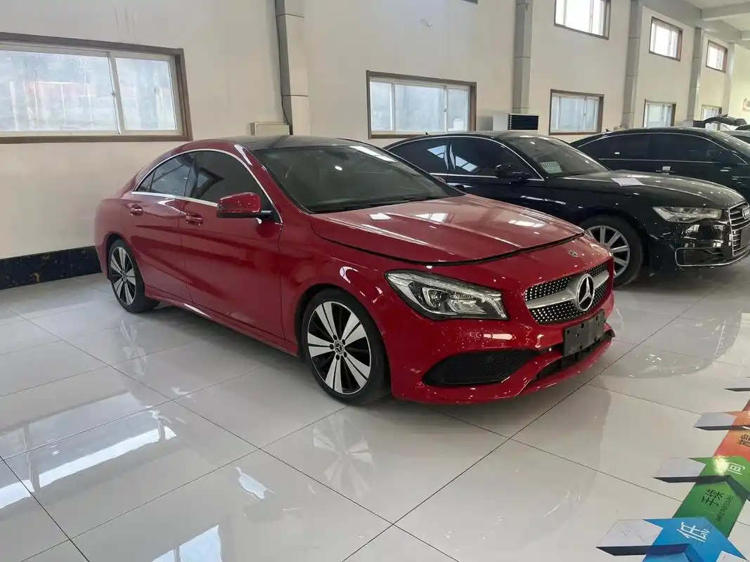 镶满钻的红色奔驰轿跑cla,喜欢来99 959595:最新到店: 车辆