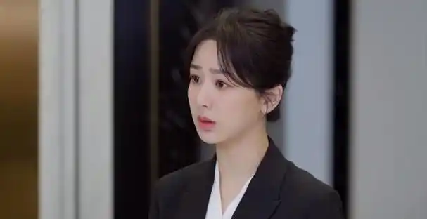 当31岁杨紫31岁许龄月同框我终于明白颜值在演技面前不值一提