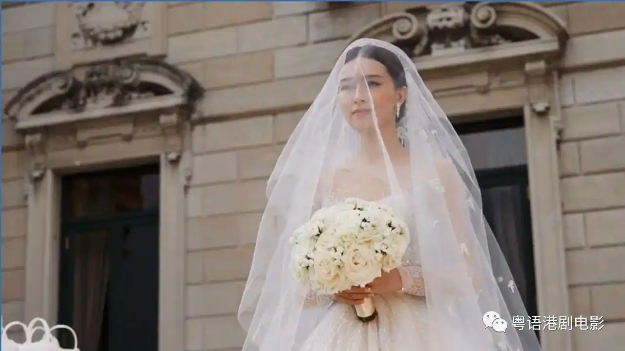 文咏珊于去年10月12日在意大利科莫湖湖畔古堡villa erba进行婚礼.