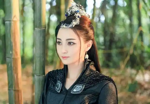 李一桐倾国倾城剧照(何润东加盟剑王朝饰演王惊梦)(6)