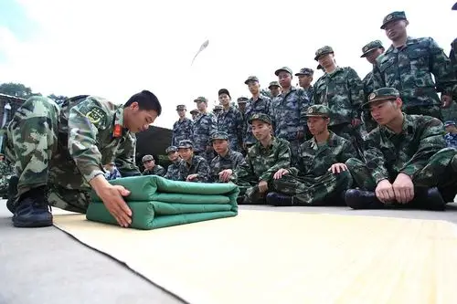 军营生活,进一步坚定入伍新兵参军报国信念,使新兵更快得适应部队生活