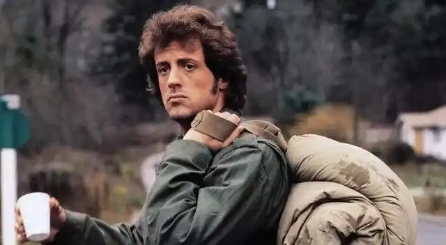 史泰龙的第一滴血系列从深沉到纯粹孤胆英雄最后的呐喊