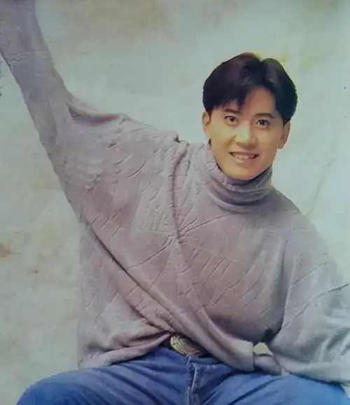 1995年和刘德华同台,台下女孩们的尖叫声能把屋顶掀翻