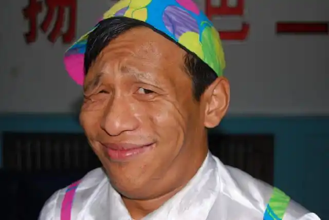 他是"矮黑丑",走红是占了丑的便宜_手机搜狐网