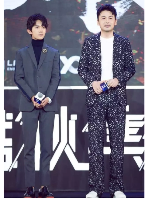 这些男星看着挺矮实际身高都超过了180原来被他们一张脸骗了