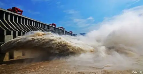 【你好2021】三峡大坝泄洪壮观景象