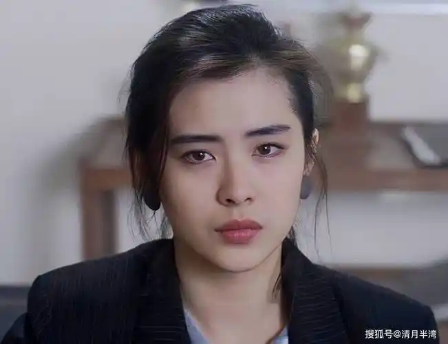 9位眉目含情"桃花眼"女星,顾盼之间皆风情,美得让人移不开眼_周海媚