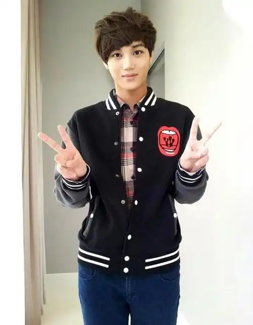 金钟仁参加节目胸前大开网友感慨他是真正的勇士