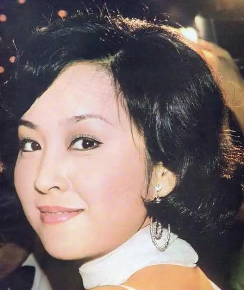 狄波拉(香港女演员)_尚可名片