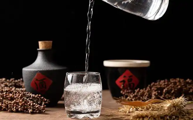 论中国酒文化,品饮酒者初心|酒香|酒杯|酱酒|酒花|酱香酒_网易订阅