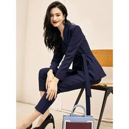 四十岁女人的时尚密码:如何穿出气质与优雅?